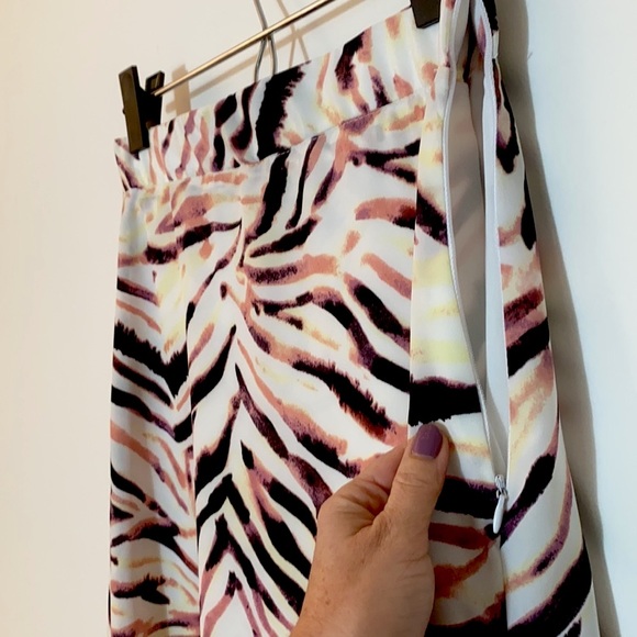 Kendall + Kylie Blush Midi Skirt - Picture 2 of 5